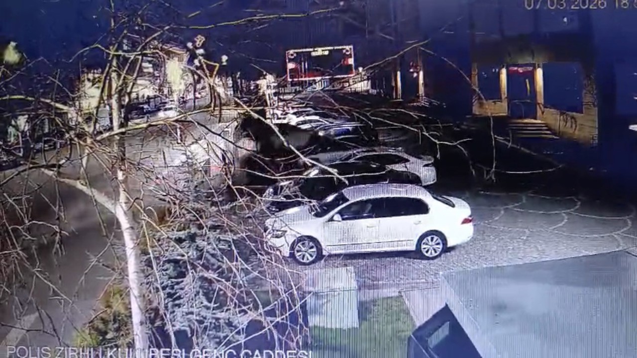 Bingöl’de 4 kişinin yaralandığı kaza kamerada
