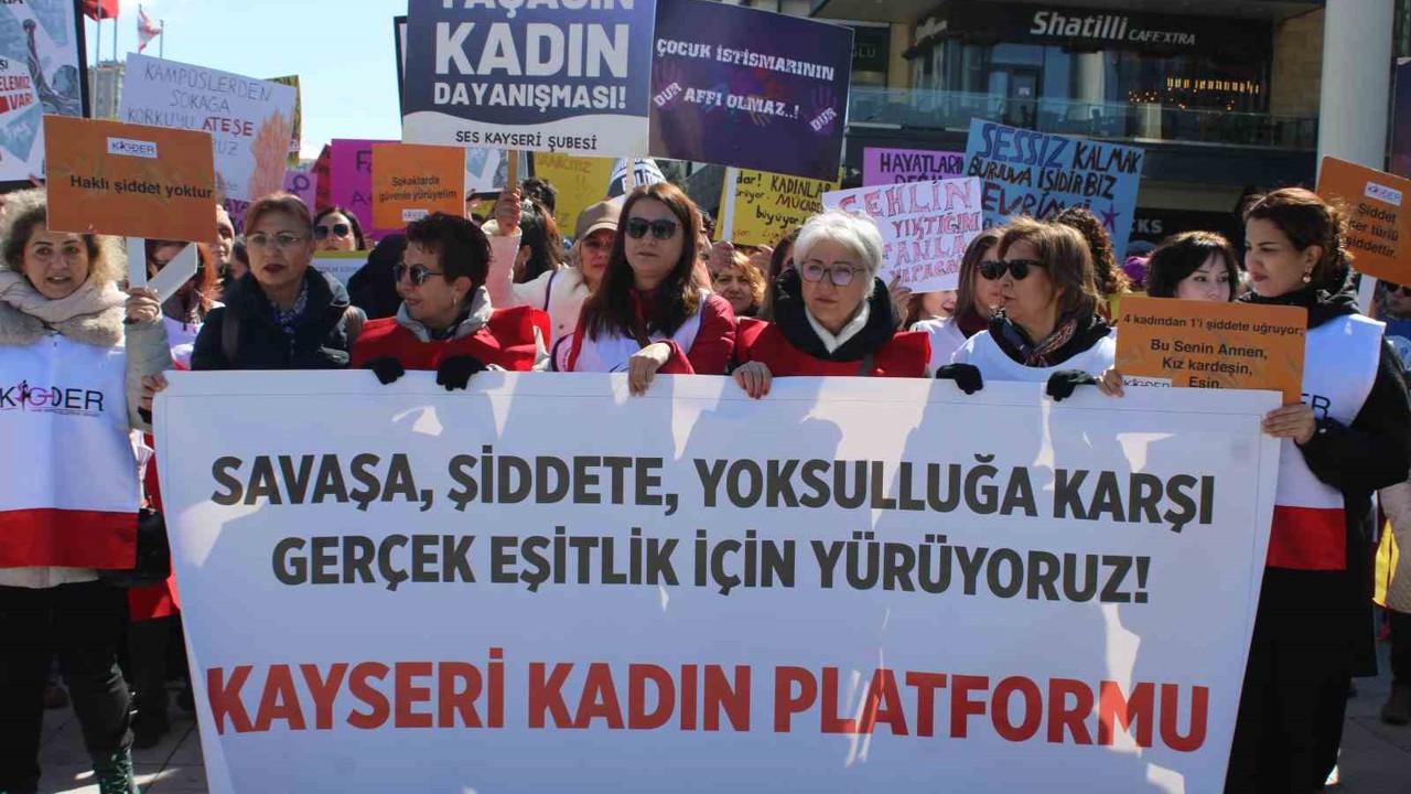 Kayseri’de kadınlar, hakları için yürüdü
