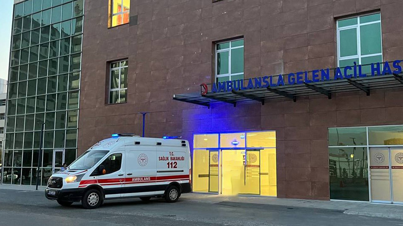 Tır otomobile arkadan çarptı: 1 ölü, 1 yaralı
