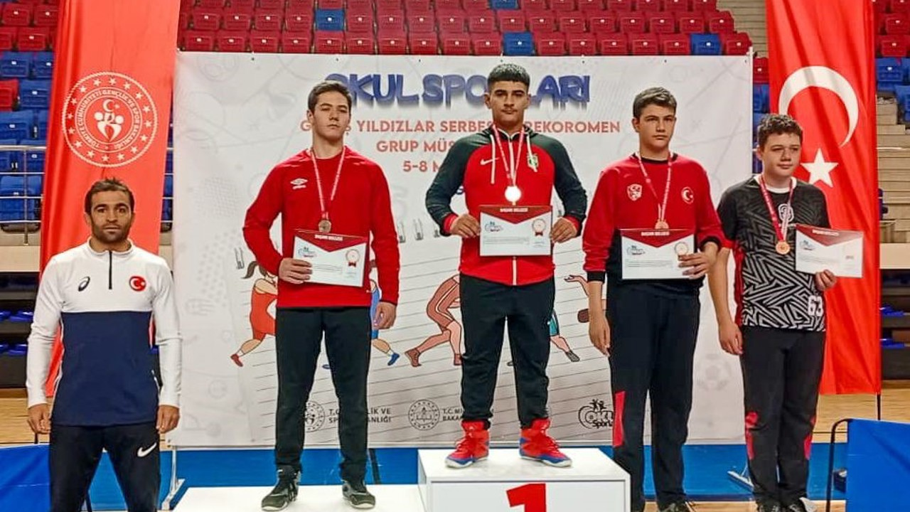 Manavgat Belediyesi Güreş Kulübü sporcuları, Niğde’den derecelerle döndü
