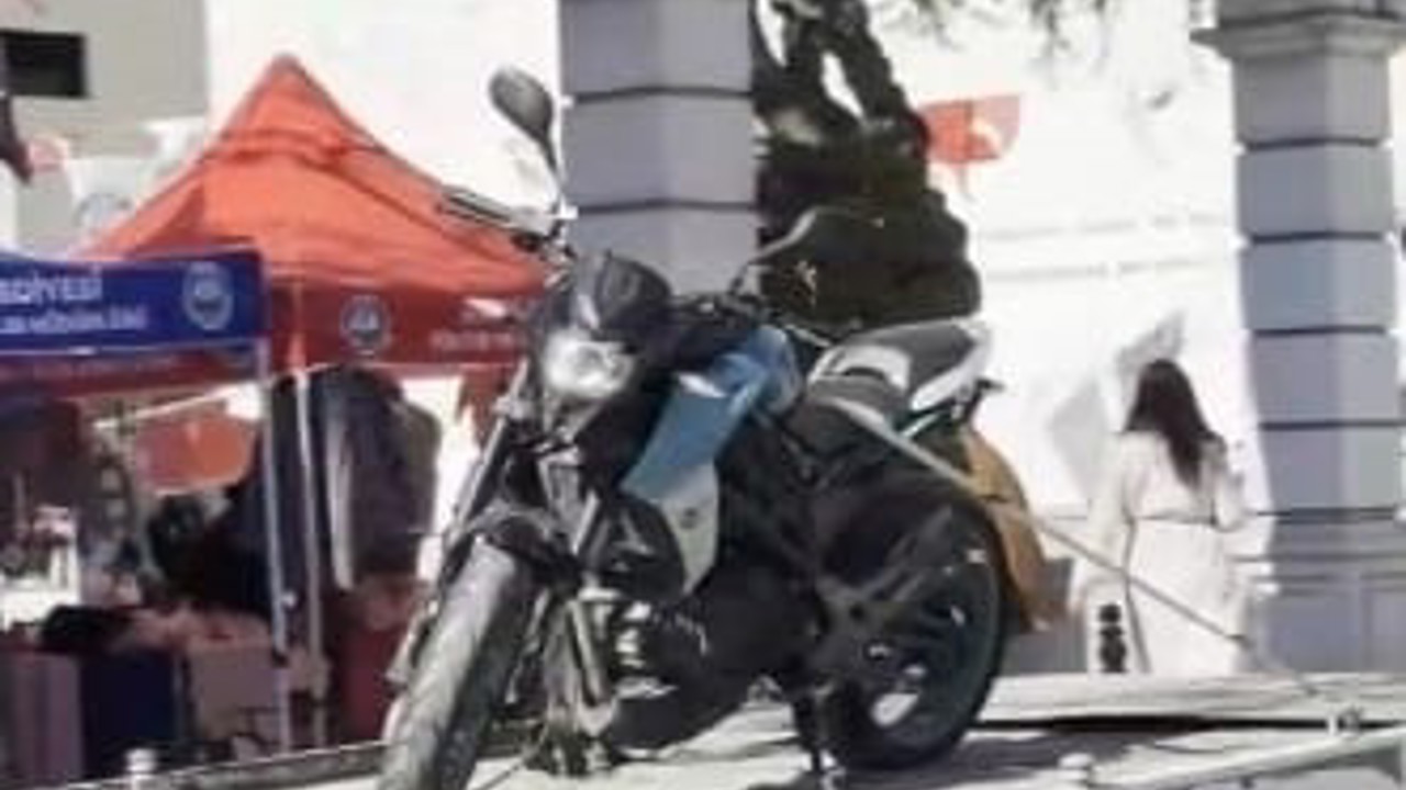 Avcılar’da polis çevirmesine giren motosikletliye 226 bin lira ceza kesildi
