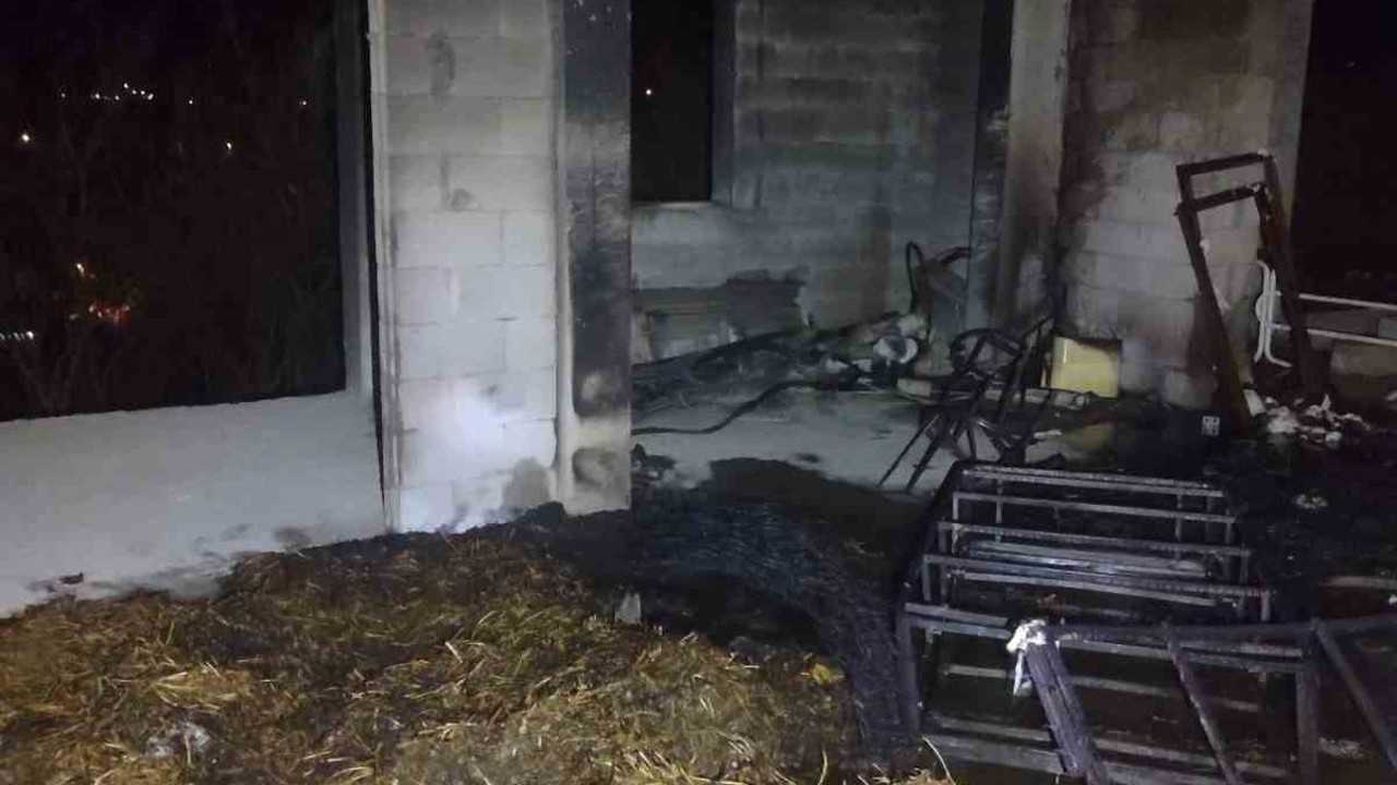 Manavgat’ta ardiye yangını korkuttu
