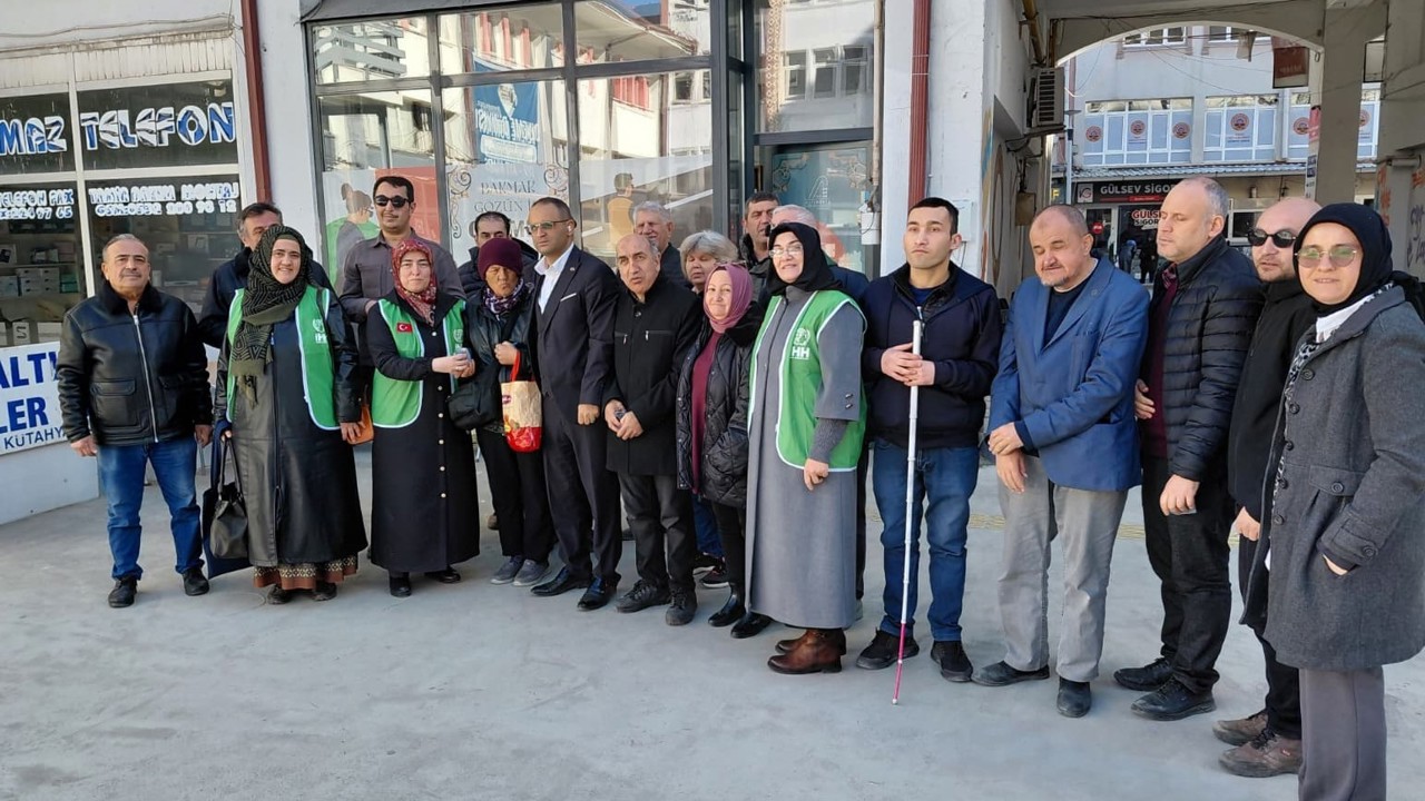 Kütahya’da görme engellilere konuşan saat desteği
