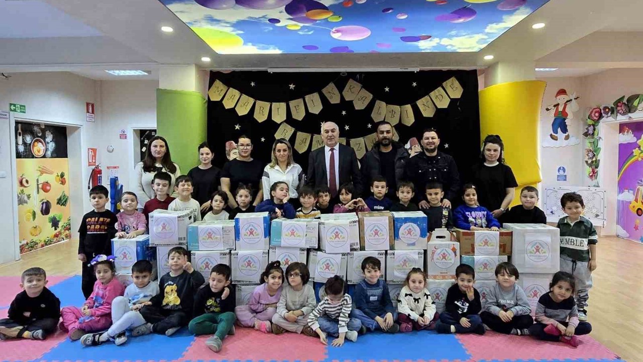 Anaokulu öğrencilerinden ihtiyaç sahiplerine Ramazan kolisi

