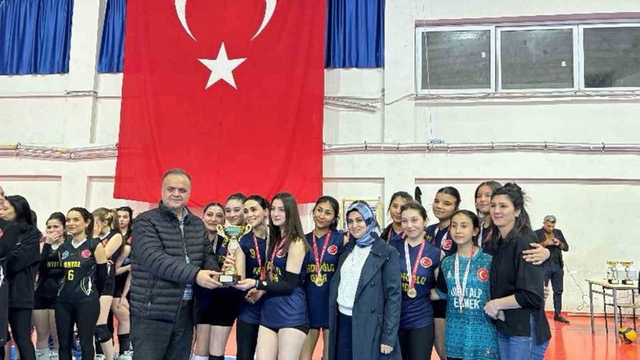 Mut’ta voleybol turnuvası düzenlendi
