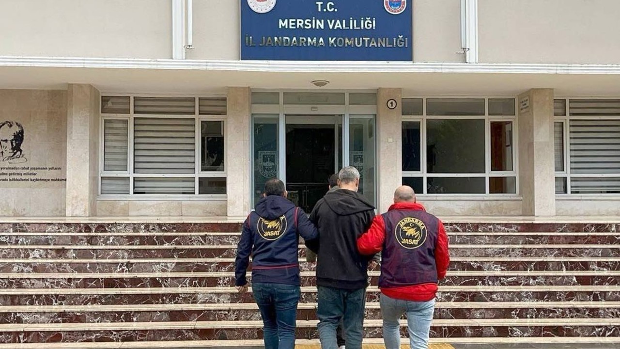 Mersin’de 19 yıl hapis cezası bulunan şahıs jandarmadan kaçamadı
