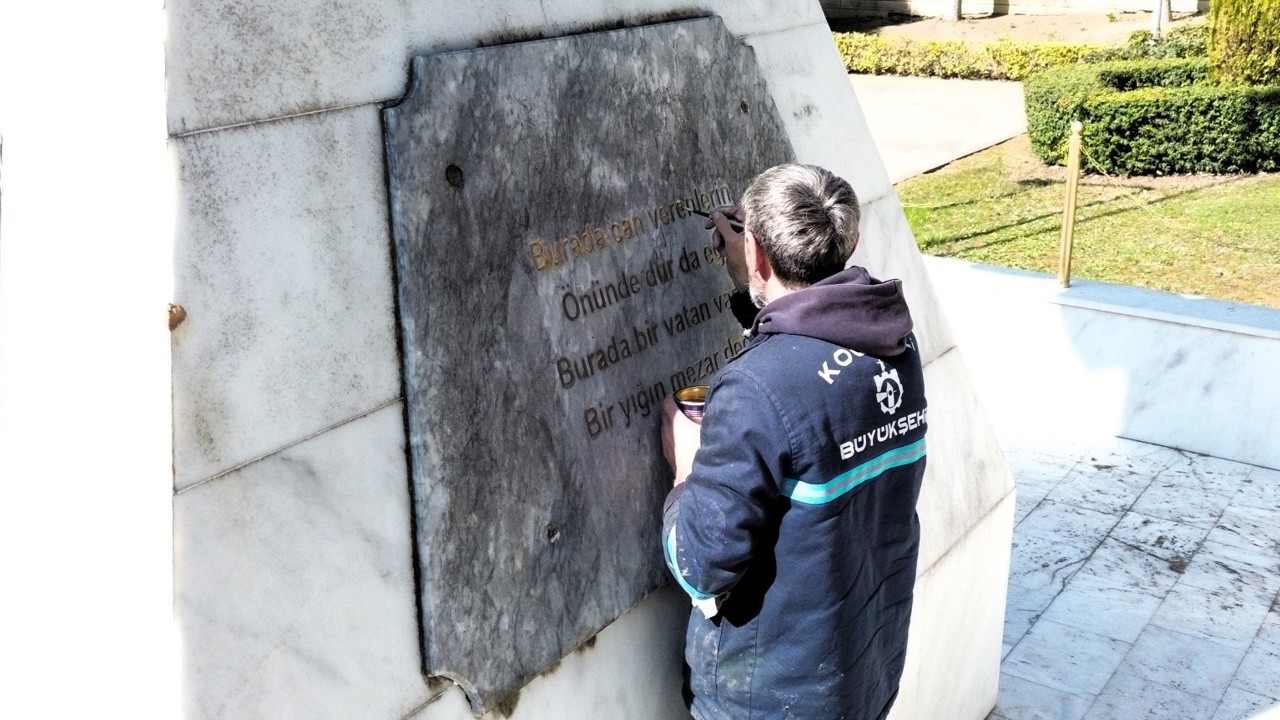 Şehitlikler 18 Mart’a hazırlanıyor
