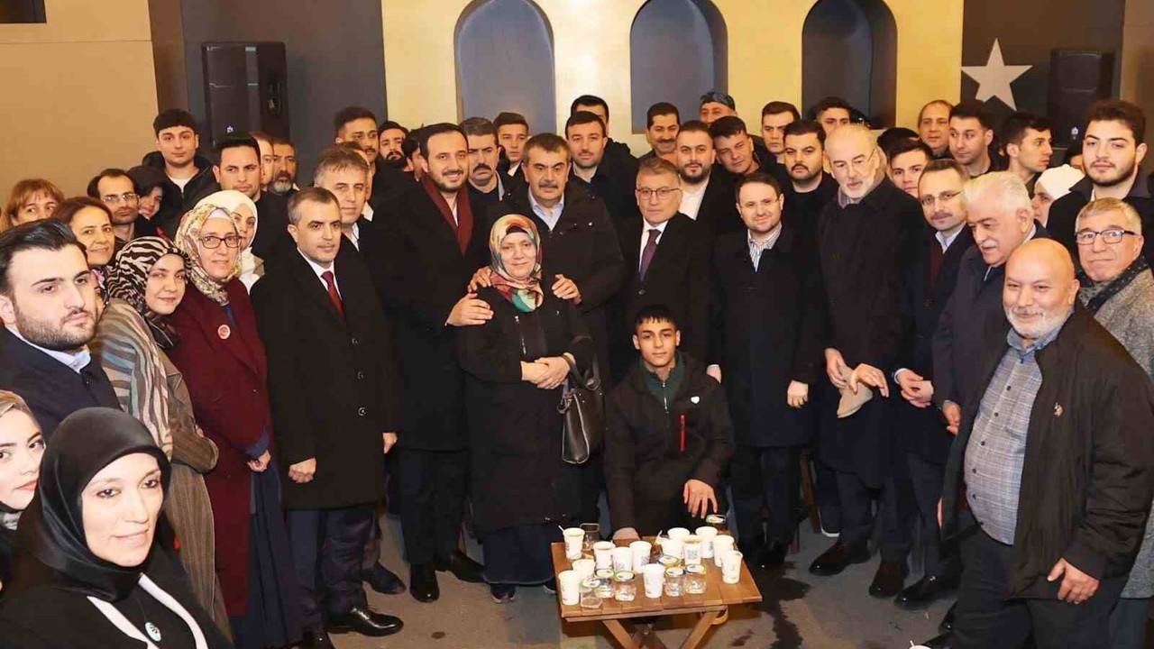 Bakanlar Akın Gürlek ve Yusuf Tekin ateş başında vatandaşlarla buluştu
