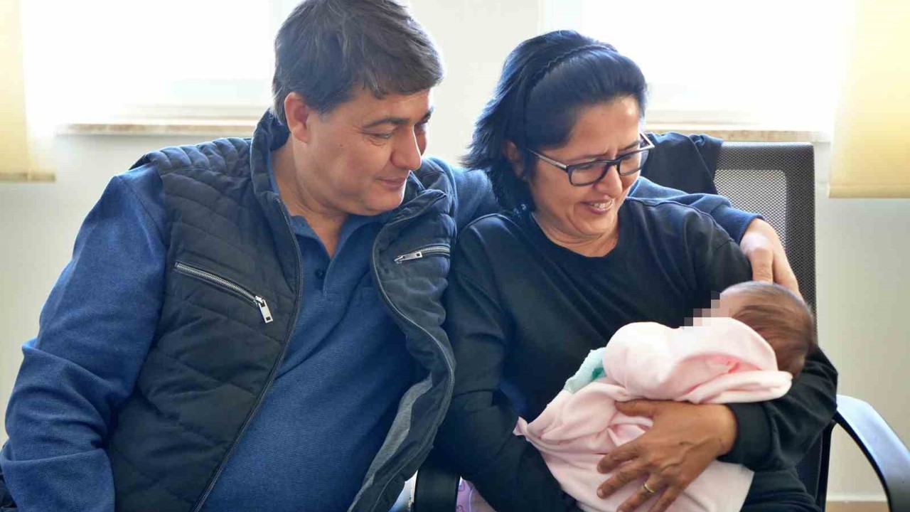 Antalya’da 10 çocuk yeni ailesine kavuştu: "Kendim doğurmuş gibiyim"
