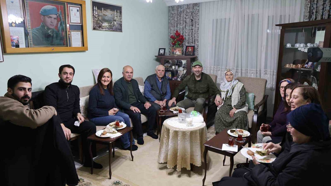 Başkan Arıkan, şehit annelerini ziyaret etti
