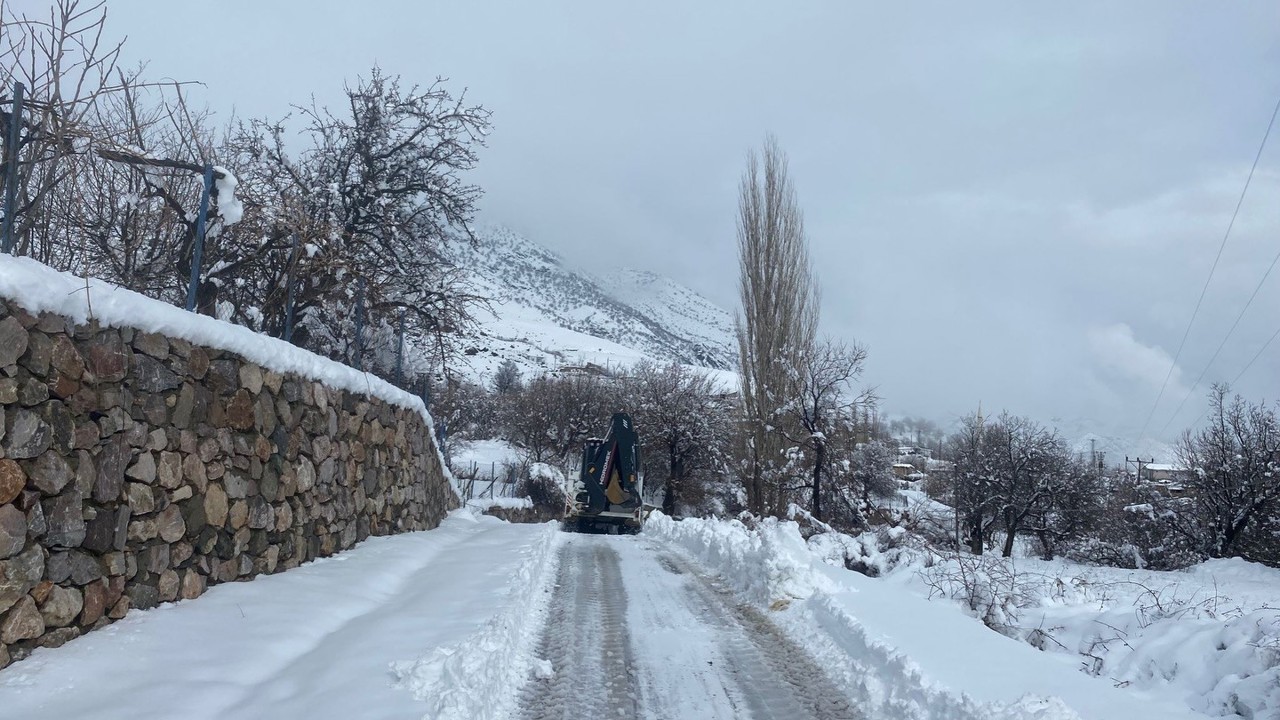 Batman’da kar mesaisi devam ediyor
