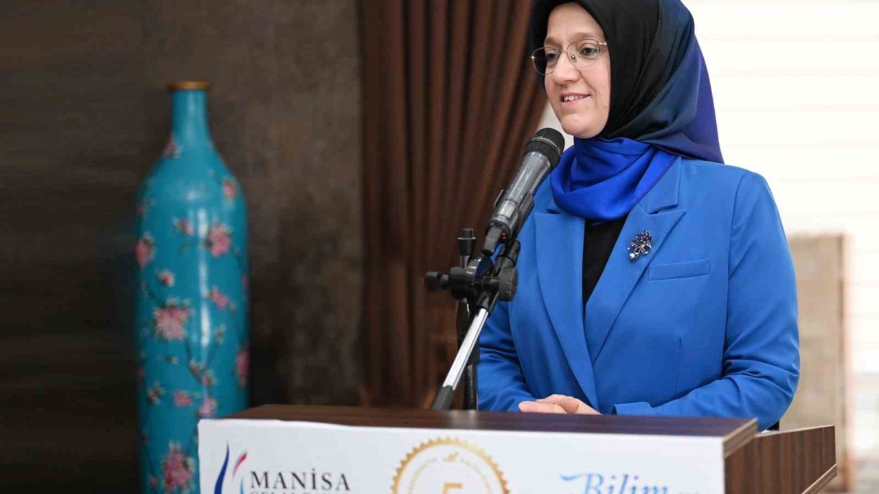 Üniversitedeki kadın çalışanlar aynı sofrada
