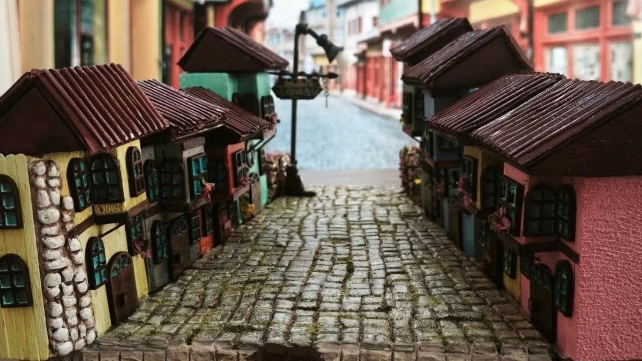 Geleneksel Akşehir evleri minyatür olarak üretiliyor
