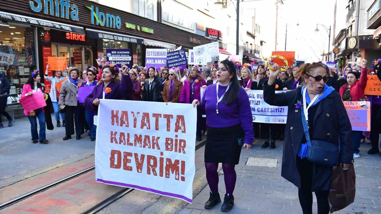 Bursalı Kadınlardan özgürlük ve eşitlik yürüyüşü
