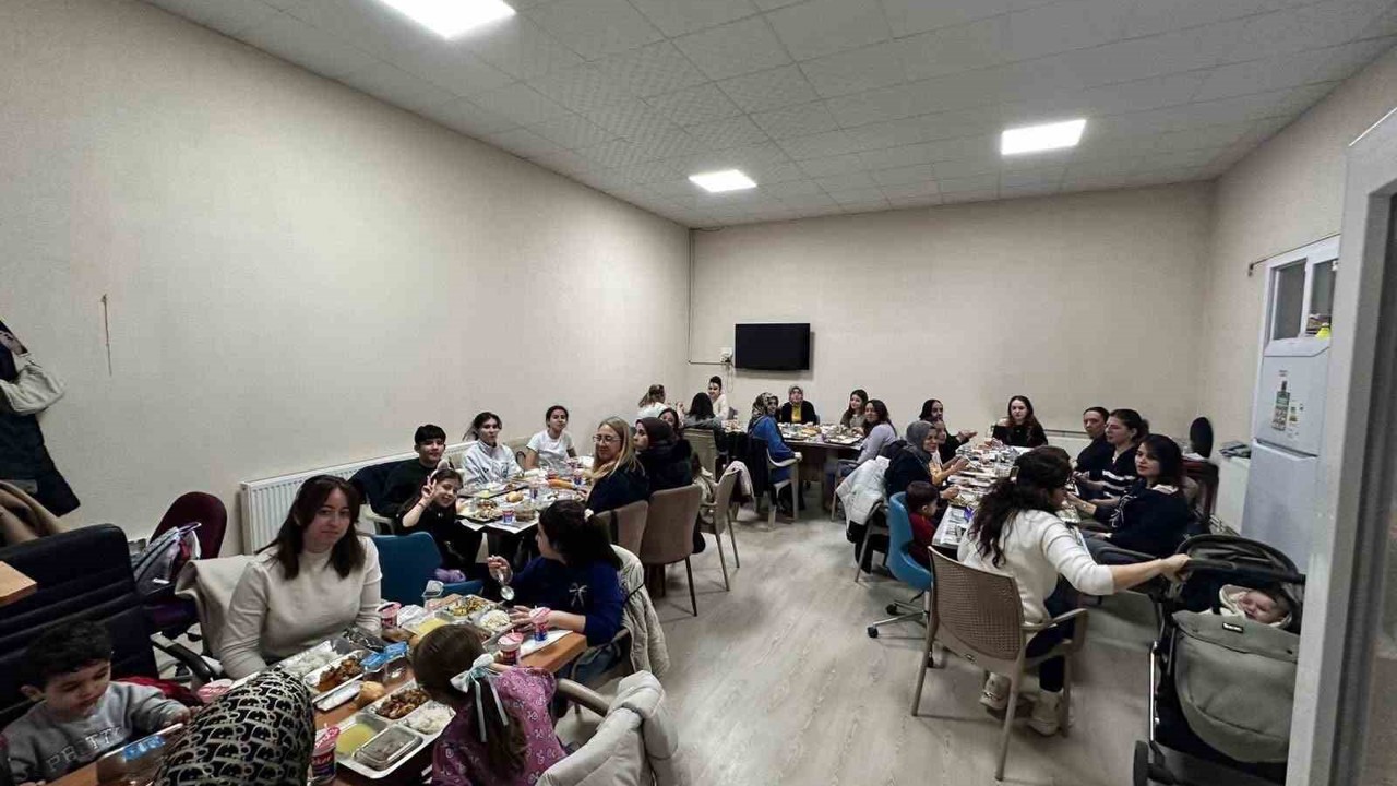 Tarım personeli ve aileleri aynı sofrada buluştu
