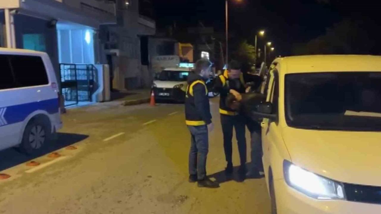 Sopayla sürücünün üzerine yürüyen taksiciye 201 bin lira ceza ve tutuklama

