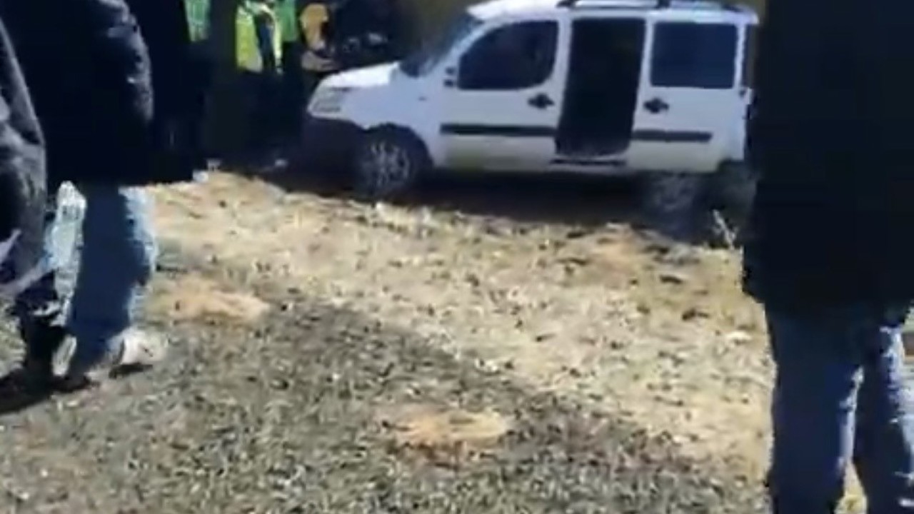 Diyarbakır’da araç evin duvarına çarptı: 2 yaralı
