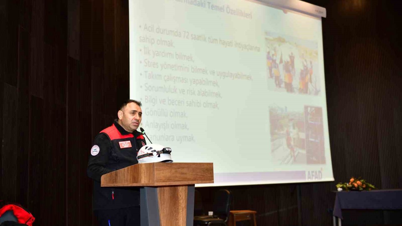 Esenyurt’ta liselilere arama kurtarma eğitimi
