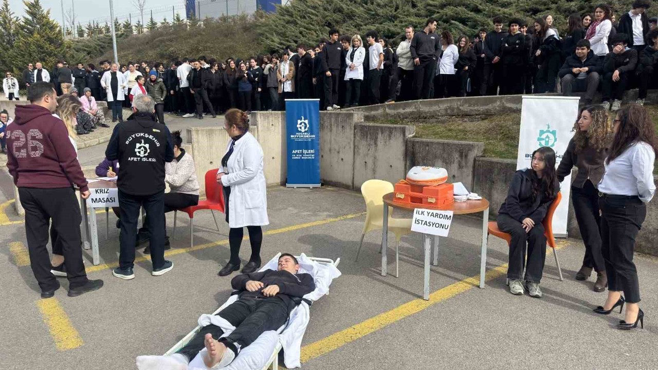 Deprem Haftası etkinlikleriyle 2 bin 700 kişiye afet bilinci aşılandı
