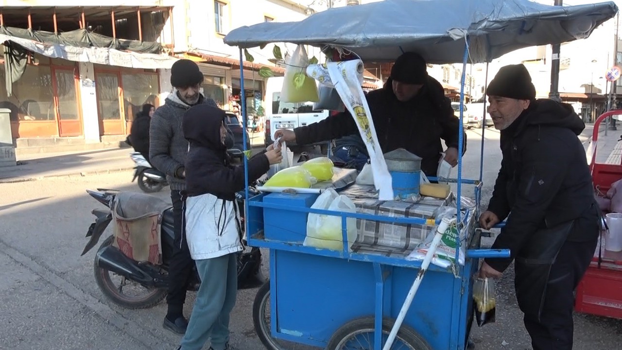 Kilis’te meyan şerbeti iftar sofralarının vazgeçilmezi
