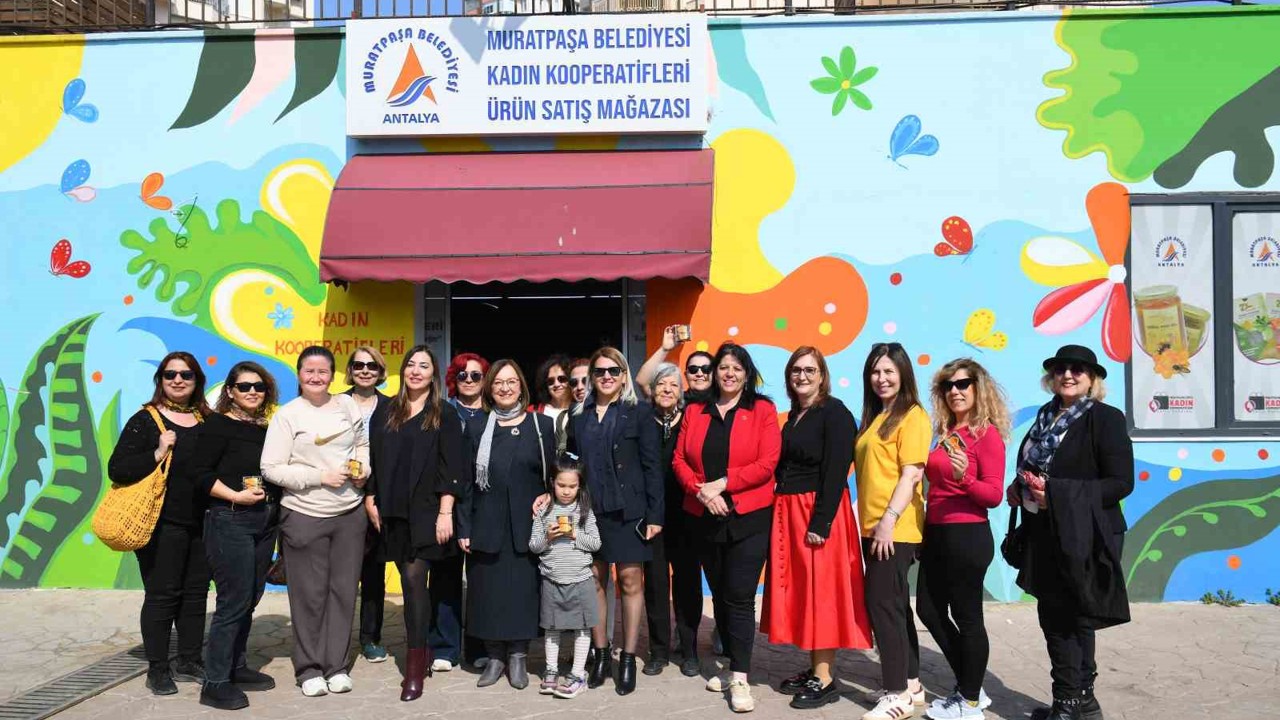 Kadın kooperatiflerinden bal mumu atölyesi
