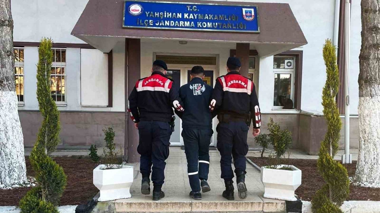 Kırıkkale’de aranan 2 hükümlü jandarma operasyonuyla yakalandı
