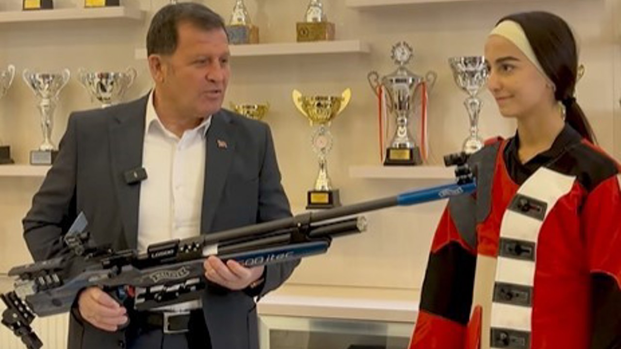 Kayseri’nin ilk SEM Olimpik Tüfek sporcusuna malzeme desteği
