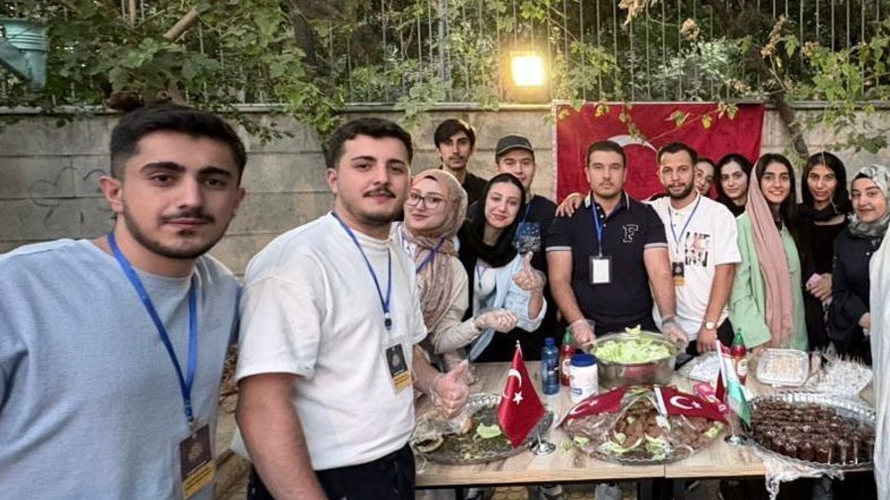 İran’daki Vanlı öğrencilerden yetkililere çağrı: Eğitimimize Türkiye’de devam etmek istiyoruz
