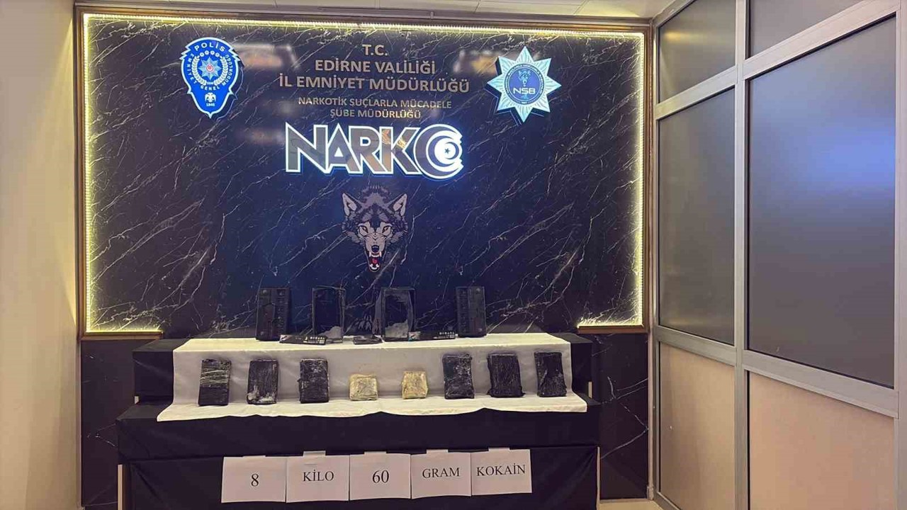 Kapıkule’de araçtaki gizli bölmede 8 kilo 60 gram kokain ele geçirildi
