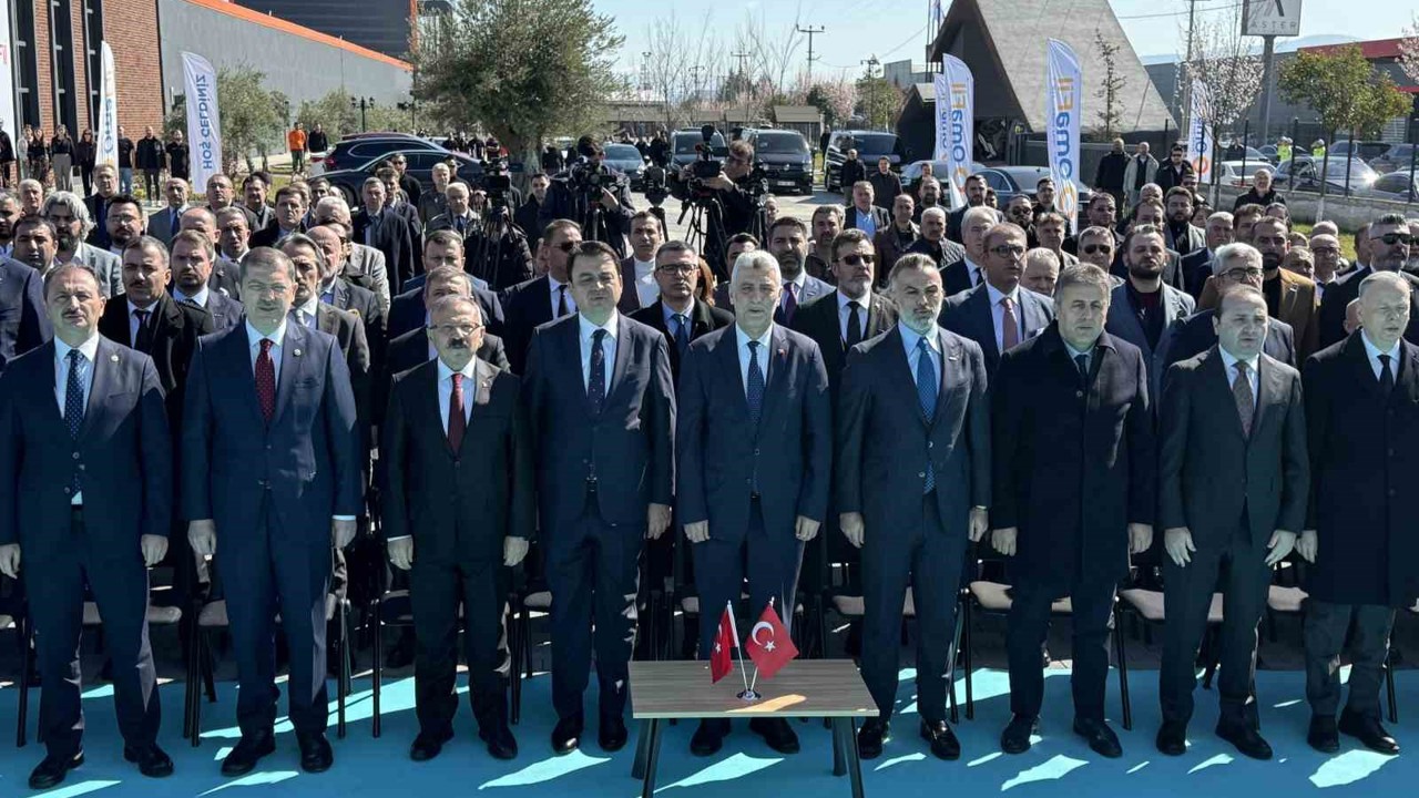 Ticaret Bakanı Bolat: "İran’la ticari taşımalar kontrollü bir şekilde devam ediyor"
