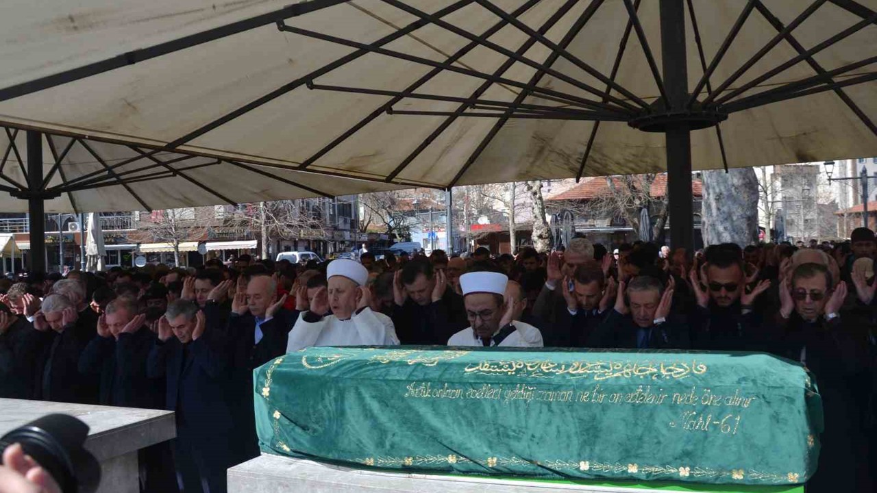 İş adamı Sinan Ergüven son yolculuğuna uğurlandı
