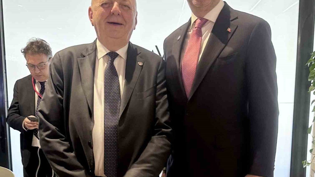 Enerji ve Tabii Kaynaklar Bakanı Bayraktar, İtalyan mevkidaşı Fratin ile bir araya geldi
