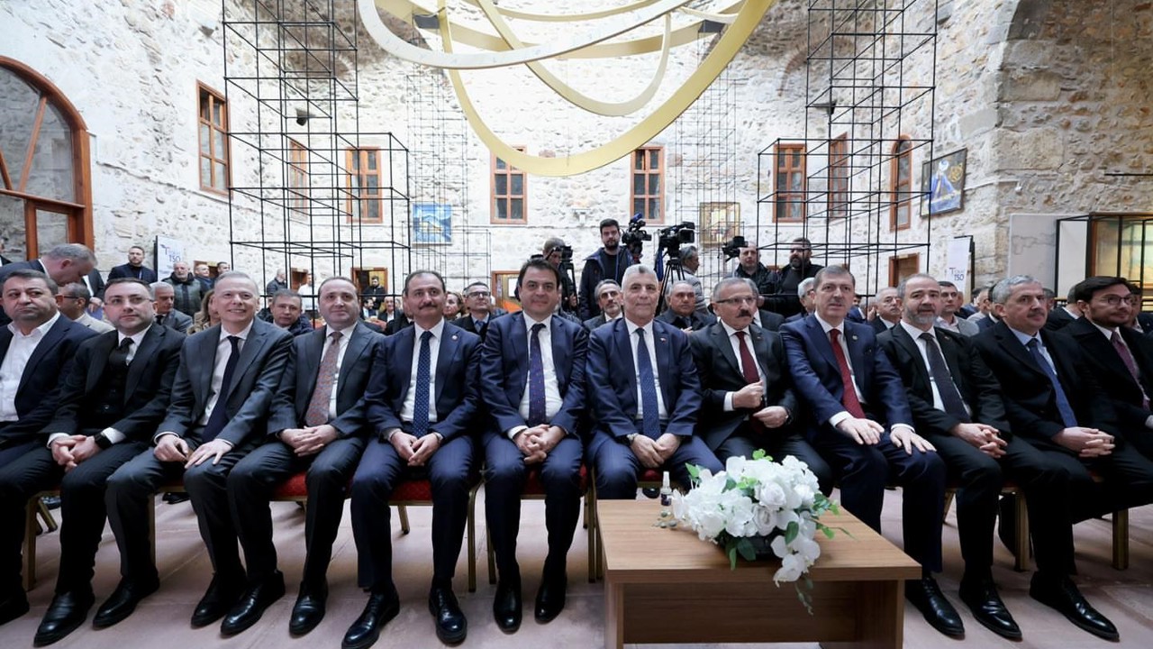 Ticaret Bakanı Bolat: "Barış yanlısı, dünyada oyun kuruculuğu ve barış tesis etmekle uğraşan Türkiye bir yıldız gibi parlıyor"
