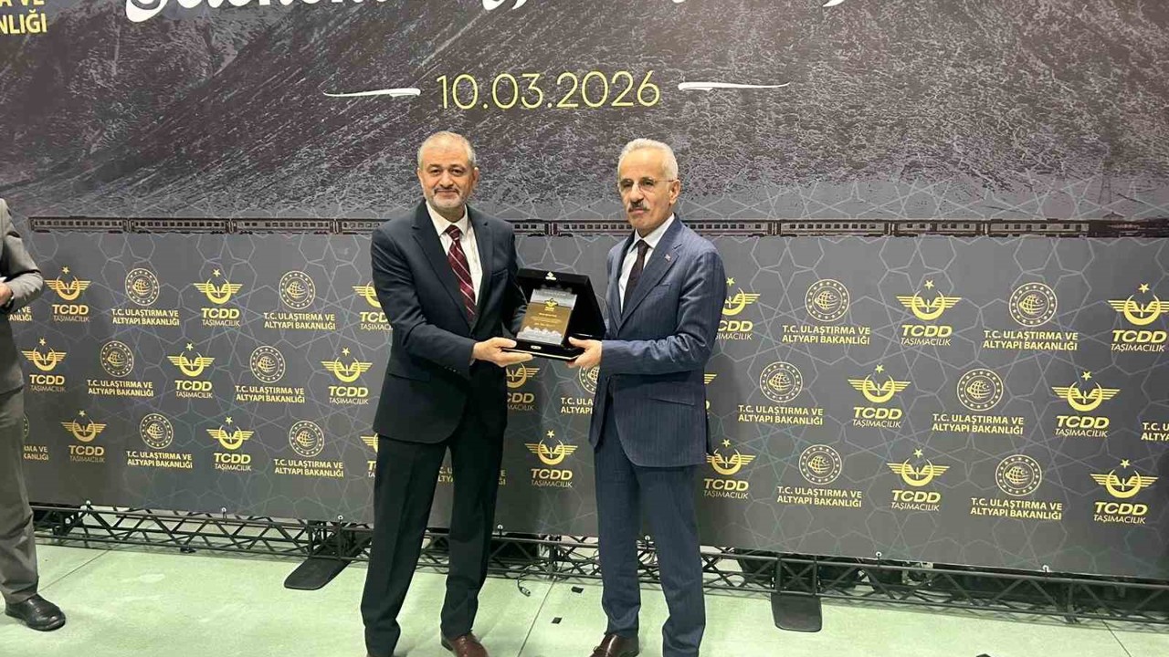 Bakan Uraloğlu: "Avrupa’nın 6’ncı, dünyanın 8’inci yüksek hızlı tren işletmecisi konumuna yükseldik"
