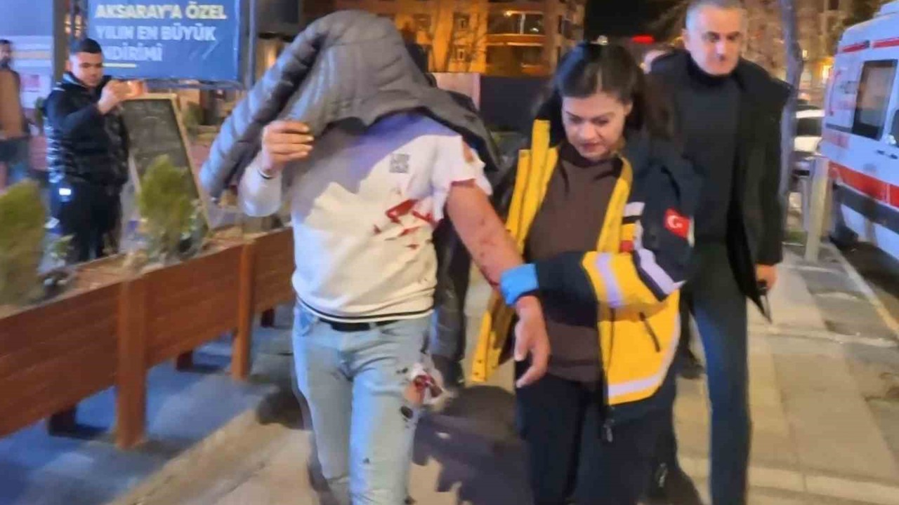 Kafedeki tartışma bıçaklı kavgaya dönüştü: 1 yaralı
