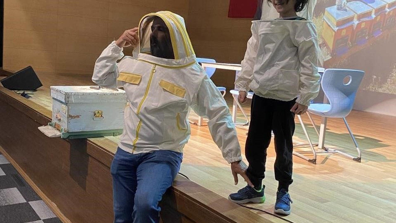 Menteşe’de çocuklar arıların dünyasını keşfetti
