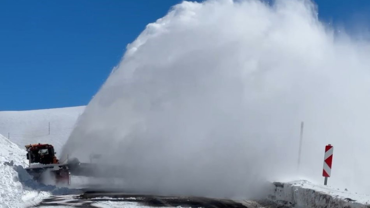 2 bin 540 rakımlı Sahara Geçidi’ne çığ düştü
