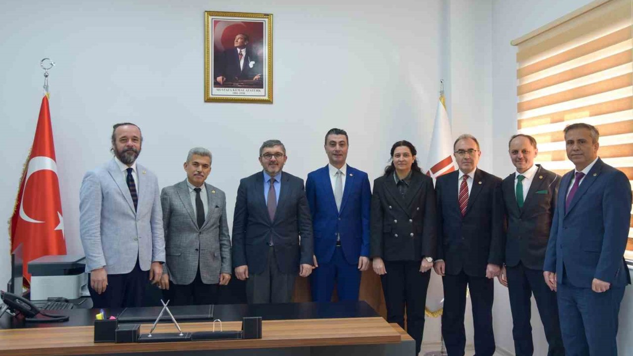 BŞEÜ Diş Hekimliği Fakültesinde devir teslim töreni
