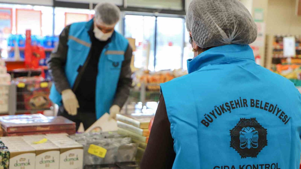 Bayram öncesi gıda satışı yapan iş yerleri denetlendi
