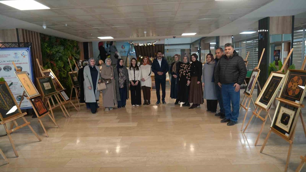 Muş’ta "Sanatın Diliyle Değerlerimiz" sergisi açıldı
