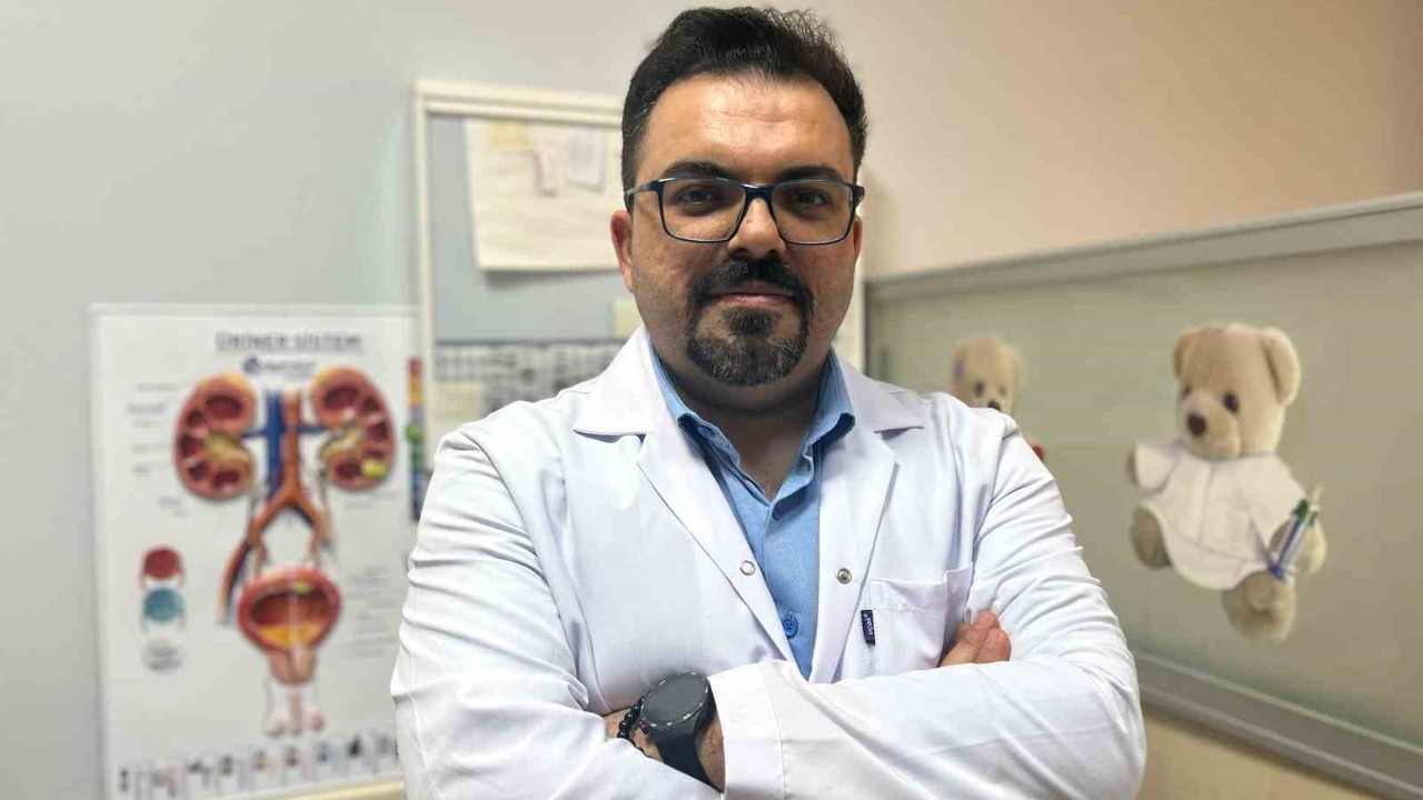 Üroloji Uzmanı Dr. Şığva: "Taş hastalığı böbrek kaybına yol açıyor"
