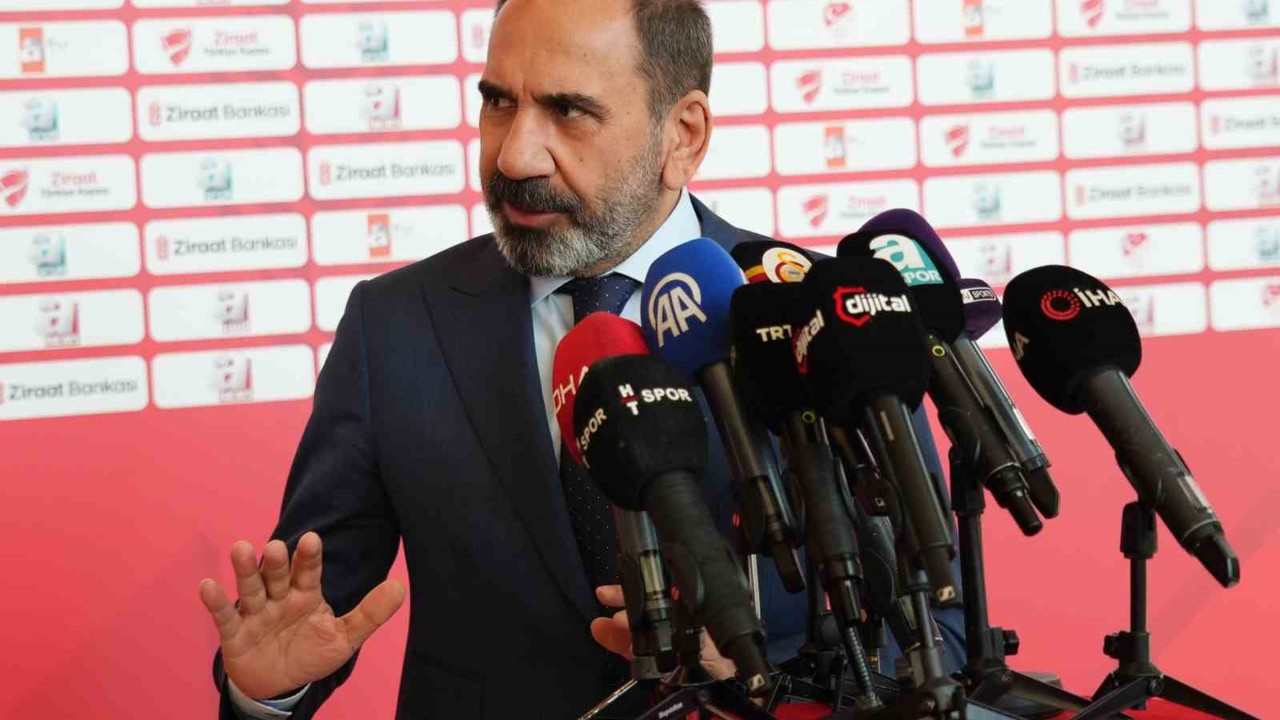 Mecnun Otyakmaz: "İki takımın da yöneticisi gelsin VAR odasında otursunlar, bu maçları beraber izleyelim"
