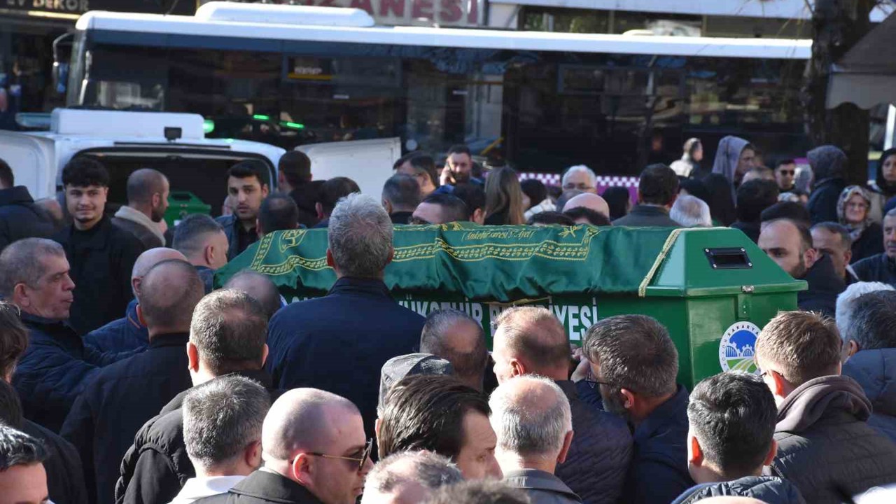 Sahilde ölü bulunan iş adamı son yolculuğuna uğurlandı

