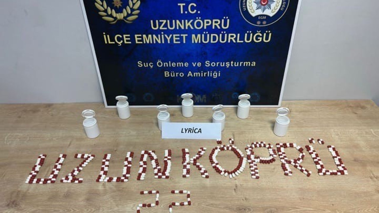 Edirne’de 339 adet uyuşturucu hap ele geçirildi
