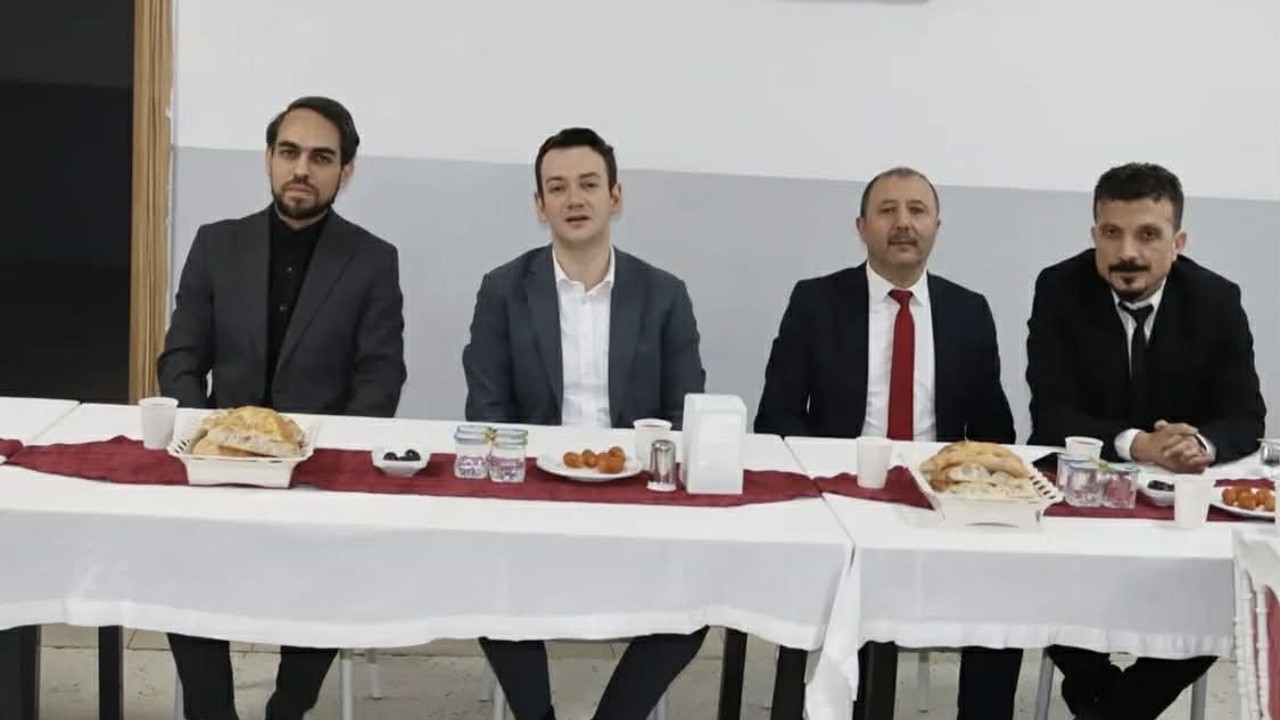 Çıldır Şehit Öğretmen Sezgin Yolcu Yatılı Bölge Ortaokulu’nda iftar buluşması
