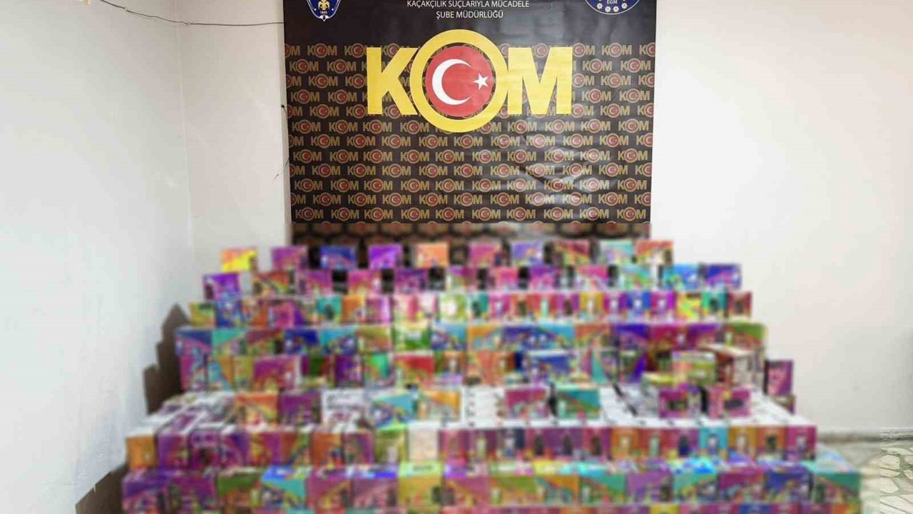 Çay paketleri arasında kaçak sigara sevkiyatı dronlu polis takibine takıldı
