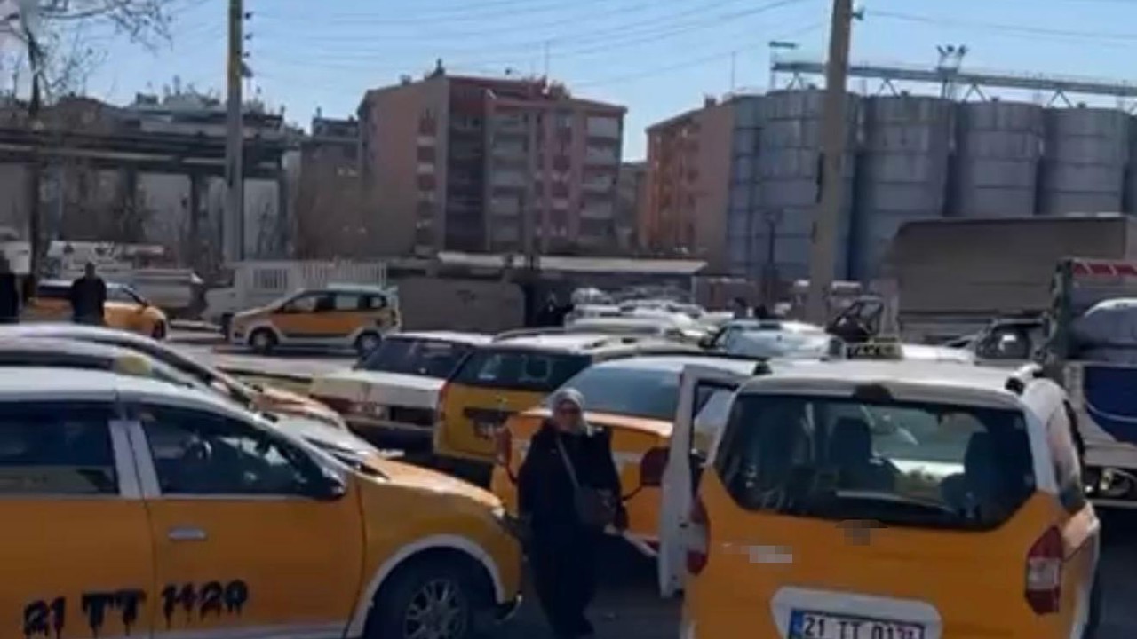 Taksicilerin güncellenen zam kuyruğu
