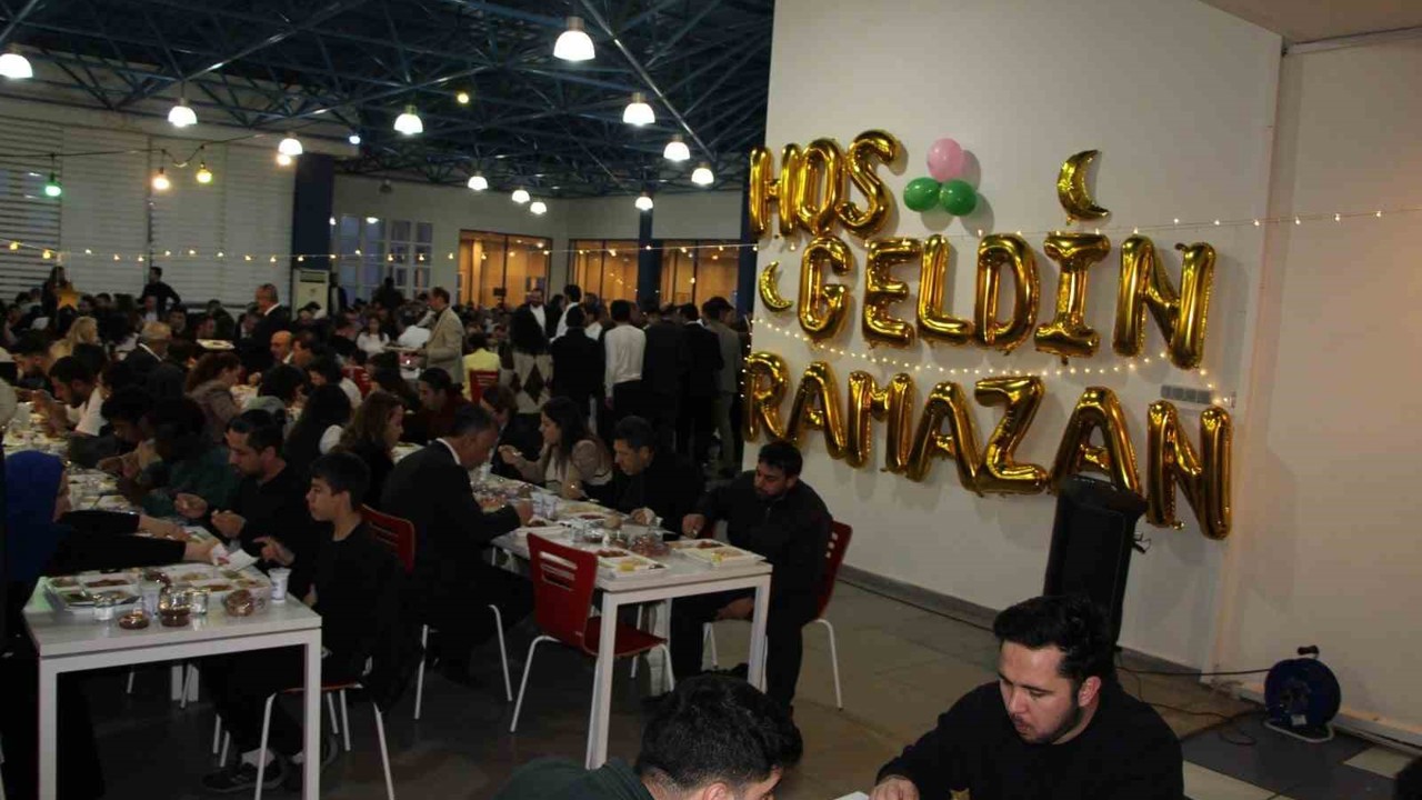 ADÜ ailesi iftarda buluştu
