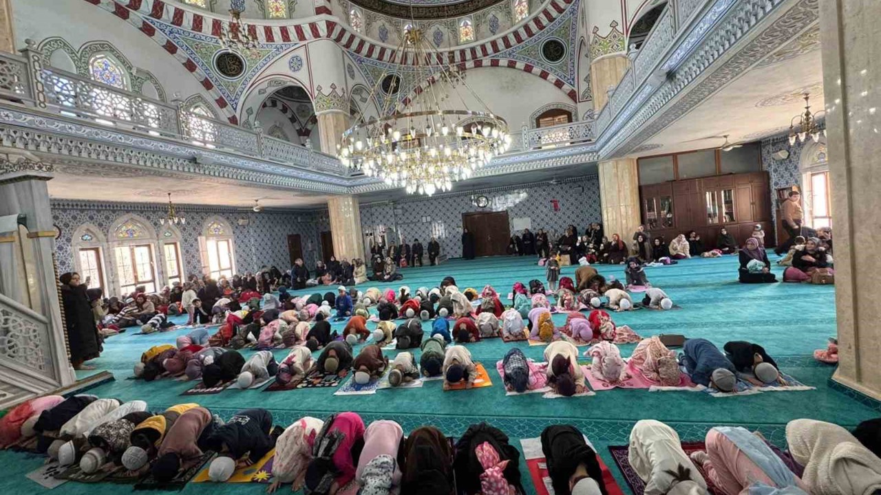 Pursaklar’da minikler camileri tanıyor
