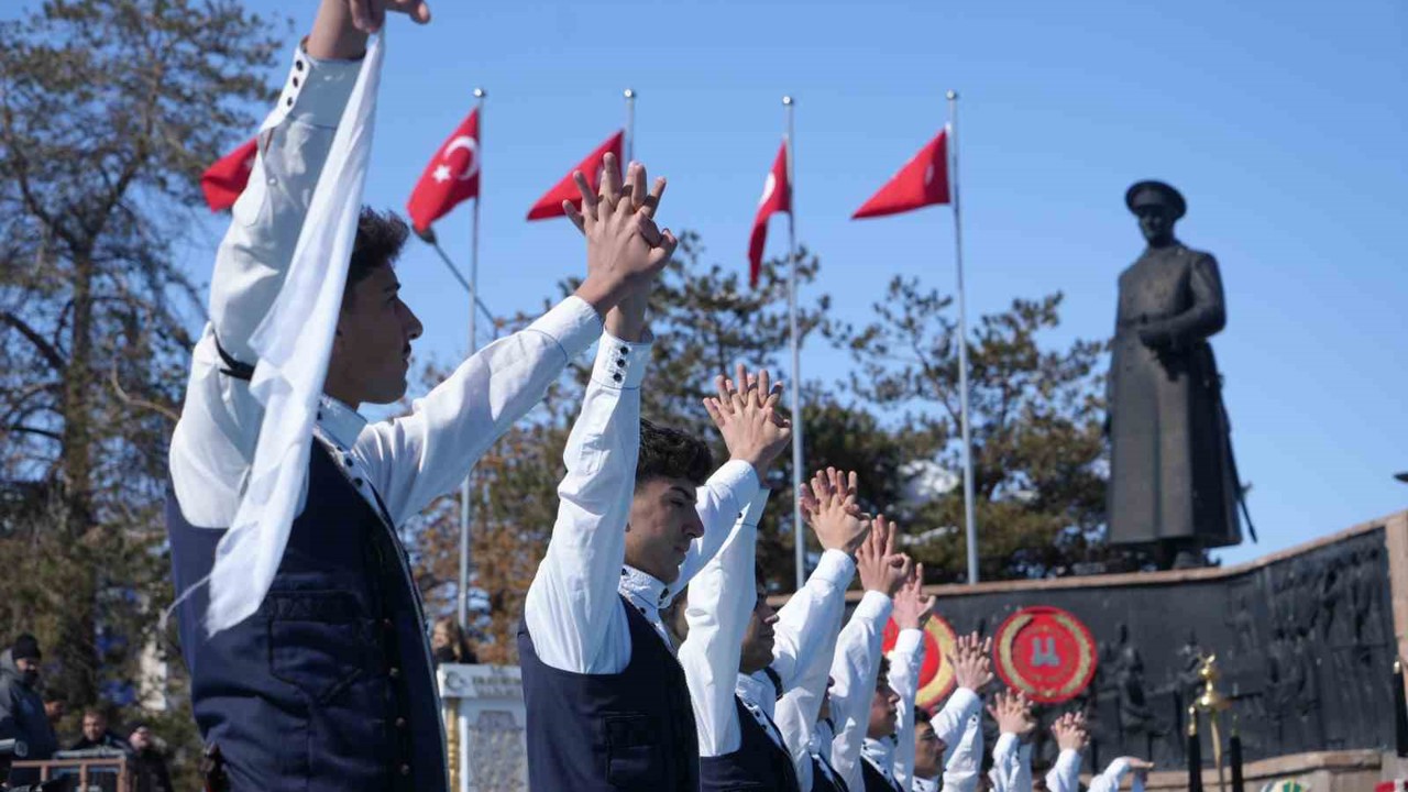 Erzurum’un kurtuluşunun 108’nci yıl dönümünü coşkuyla kutladı
